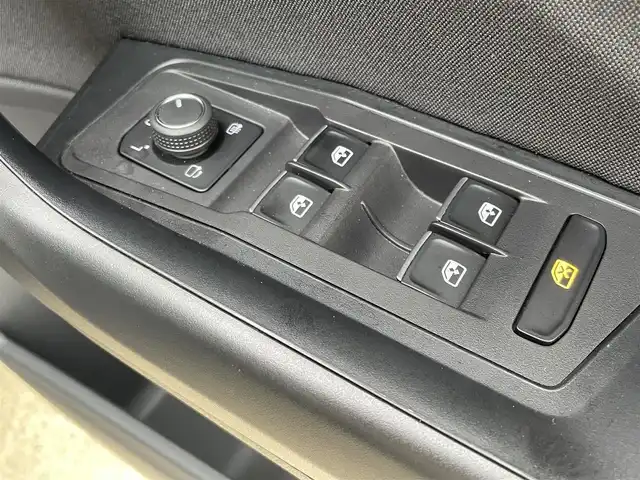 フォルクスワーゲン ＶＷ Ｔ－ロック TDI スポーツ 東京都 2022(令4)年 1.9万km 黒 純正ナビ/バックカメラ/アダプティブクルーズコントロール/純正18インチアルミホイール/レーンキープアシスト/ブラインドスポットモニター/ETC2.0/LEDヘッドライト/ワンセグTV/apple car play/android Auto