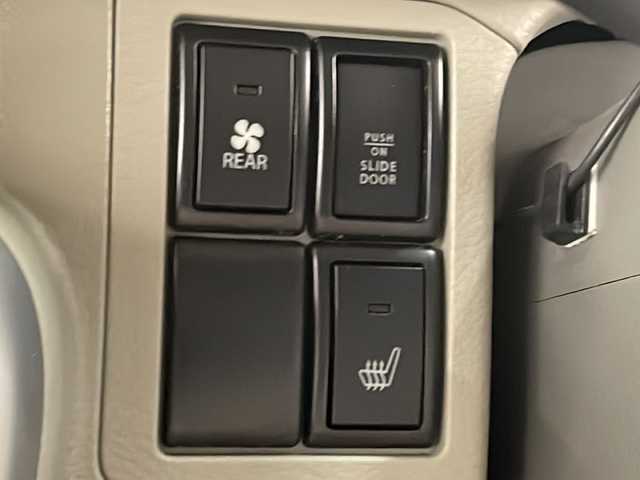 日産 ＮＶ１００クリッパー リオ E 道央・札幌 2021(令3)年 6.7万km シルキーシルバーメタリック /4WD//社外メモリナビ：AVIC-RZ09/(ラジオ/フルセグTV/CD/DVD/BT)//寒冷地仕様//社外エンジンスターター//社外AWスタッドレスタイヤ積込(155/65R14)//衝突被害軽減ブレーキ//レーンキープアシスト//横滑り防止装置//片側パワースライドドア//社外前方ドライブレコーダー//運転席シートヒーター//コーナーセンサー//フォグランプ//電動格納ミラー