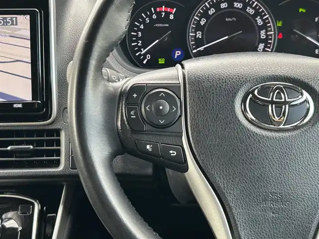 トヨタ エスクァイア Gi 福島県 2019(令1)年 3.7万km ホワイトパールクリスタルシャイン 純正9インチナビ/(FM/AM/CD/DVD/USB/TV/BT)/バックカメラ/フリップダウンモニター/ETC/前後ドライブレコーダー/モデリスタフロントスポイラー/両側パワースライドドア/前席シートヒーター/プリクラッシュセーフティ/レーンディパーチャーアラート/クルーズコントロール/クリアランスソナー/LEDヘッドライト/フォグライト/オートライト/オートマチックハイビーム/純正アルミ/純正フロアマット/ドアバイザー/アイドリングストップ/ステアリングスイッチ/横滑り防止装置