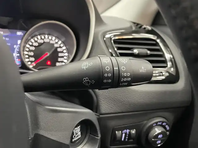 クライスラー・ジープ ジープ コンパス リミテッド 群馬県 2018(平30)年 5万km 黒 ワンオーナー/CarPlay/バックカメラ/フルセグTV/ドライブレコーダー/シートヒーター/スマートキー/黒革シート/ACC/ETC/18インチAW/フロアマット/HIDライト/純正ナビ