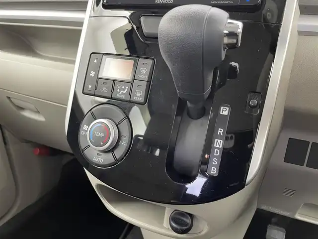 ダイハツ タント X SA Ⅲ 大分県 2017(平29)年 9.8万km プラムブラウンクリスタルマイカ 社外ナビ【MDV-D5048TW】/バックカメラ/片側パワースライドドア/運転席シートヒーター/リアコーナーセンサー/オートライト/オートハイビーム/衝突軽減ブレーキ/横滑り防止システム/ベンチシート/Bluetooth/プッシュスタート/スマートキー