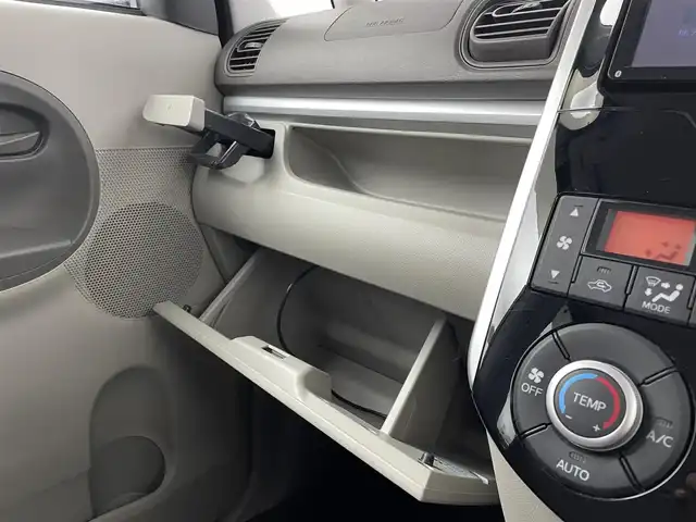 ダイハツ タント X SA Ⅲ 大分県 2017(平29)年 9.8万km プラムブラウンクリスタルマイカ 社外ナビ【MDV-D5048TW】/バックカメラ/片側パワースライドドア/運転席シートヒーター/リアコーナーセンサー/オートライト/オートハイビーム/衝突軽減ブレーキ/横滑り防止システム/ベンチシート/Bluetooth/プッシュスタート/スマートキー