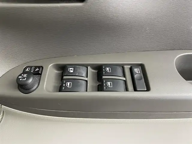 ダイハツ タント X SA Ⅲ 大分県 2017(平29)年 9.8万km プラムブラウンクリスタルマイカ 社外ナビ【MDV-D5048TW】/バックカメラ/片側パワースライドドア/運転席シートヒーター/リアコーナーセンサー/オートライト/オートハイビーム/衝突軽減ブレーキ/横滑り防止システム/ベンチシート/Bluetooth/プッシュスタート/スマートキー