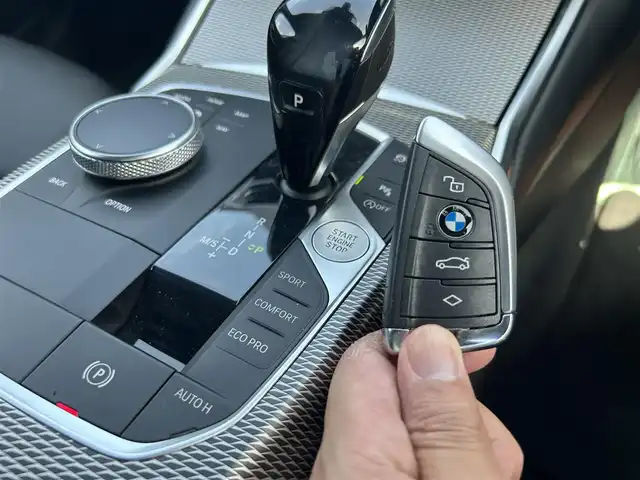 ＢＭＷ ３２０ｄ xDrive ツーリング Mスポーツ 滋賀県 2019(令1)年 4.4万km 黒 ・ハーフレザーシート/・メモリ付きパワーシート/パーキングアシストプラス/コンフォートパッケージ/・シートヒーター/・オートマチックトランク/アドバンスドアクティブセーフティパッケージ/・ヘッドアップディスプレイ/・ACC/純正HDDナビ/・USB/・アンビエントライト