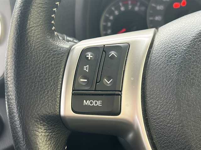 トヨタ ヴィッツ U 神奈川県 2016(平28)年 2.9万km シルバーM ワンオーナー/純正ナビ/ワンセグTV/バックカメラ/ETC/アイドリングストップ/D席シートヒーター/スマートキー/純正フロアマット/取扱説明書/保証書