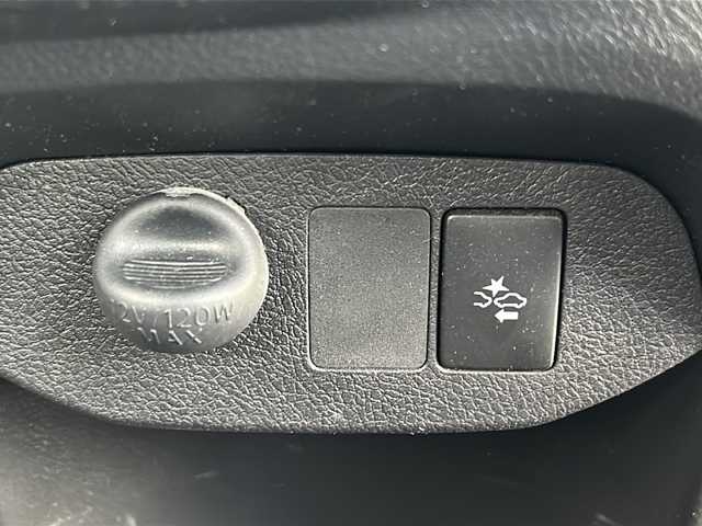 トヨタ ヴィッツ U 神奈川県 2016(平28)年 2.9万km シルバーM ワンオーナー/純正ナビ/ワンセグTV/バックカメラ/ETC/アイドリングストップ/D席シートヒーター/スマートキー/純正フロアマット/取扱説明書/保証書