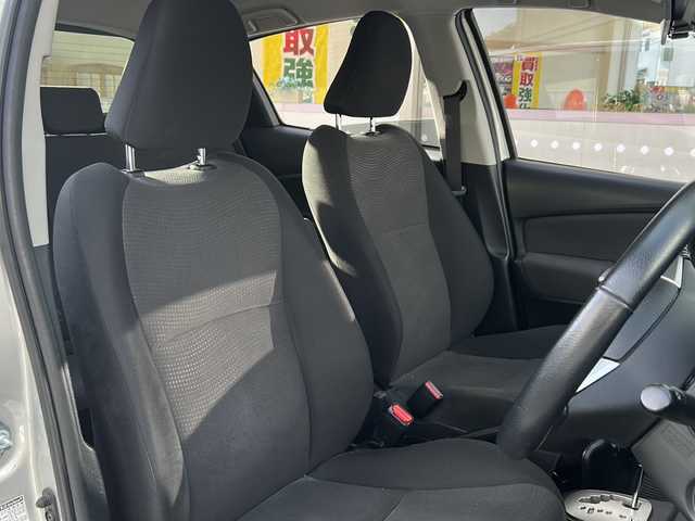 トヨタ ヴィッツ U 神奈川県 2016(平28)年 2.9万km シルバーM ワンオーナー/純正ナビ/ワンセグTV/バックカメラ/ETC/アイドリングストップ/D席シートヒーター/スマートキー/純正フロアマット/取扱説明書/保証書