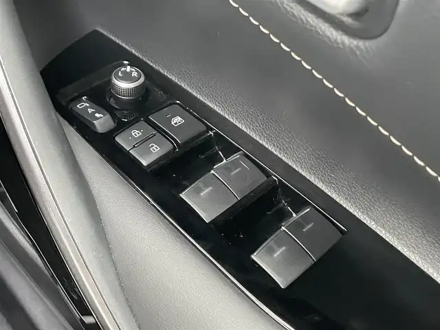 トヨタ カローラツーリング ハイブリッド ダブルバイビー 千葉県 2022(令4)年 2.8万km プラチナホワイトパールマイカ ワンオーナー/衝突軽減ブレーキ/純正９インチナビ/バックカメラ/フルセグＴＶ/ＥＴＣ/ＢＳＭ/シートヒーター/ステアリングヒーター/置くだけ充電/ＬＥＤヘッドライト/オートライト/コーナーセンサー