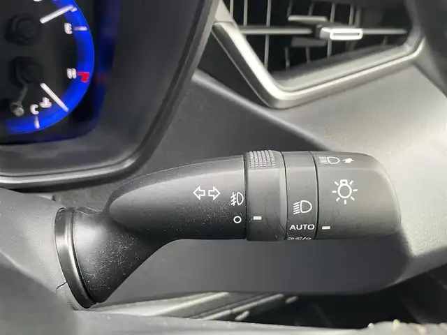 トヨタ カローラツーリング ハイブリッド ダブルバイビー 千葉県 2022(令4)年 2.8万km プラチナホワイトパールマイカ ワンオーナー/衝突軽減ブレーキ/純正９インチナビ/バックカメラ/フルセグＴＶ/ＥＴＣ/ＢＳＭ/シートヒーター/ステアリングヒーター/置くだけ充電/ＬＥＤヘッドライト/オートライト/コーナーセンサー