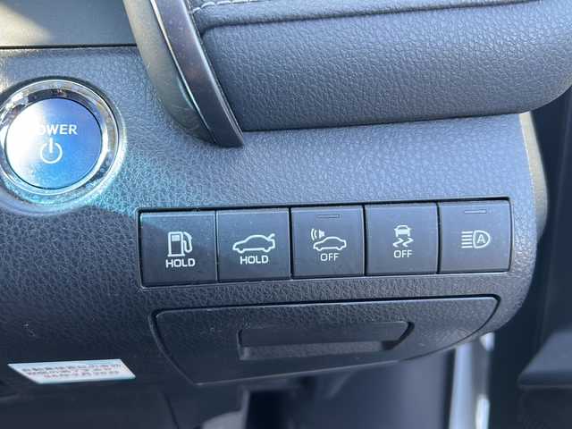 トヨタ カムリ WS 岐阜県 2019(平31)年 4.6万km プラチナホワイトパールマイカ 登録時走行距離45835km/純正８型ナビ/フルセグＴＶ/バックカメラ/クルーズコントロール/ドライブレコーダー/前後コーナーセンサー/レーンキープアシスト/ハーフレザーシート/ビルトインＥＴＣ/ドアバイザー/ＬＥＤヘッドライト/オートライト/オートマチックハイビーム/フロントフォグランプ/プッシュスタート/スマートキー/スペアキー/純正アルミホイール/社外フロアマット/アイドリングストップ