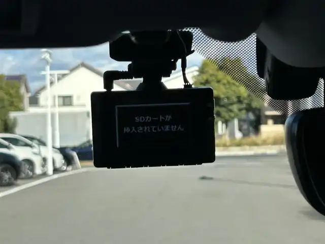 レクサス ＲＸ 450h ブラックツアラー 群馬県 2022(令4)年 2.6万km グラファイトブラックガラスフレーク 純正メモリーナビ/（AM/FM/DISC/USB/Bluetooth/フルセグTV）/Lexus Safty System+/・プリクラッシュセーフティ/・レーンキープアシスト/・赤信号注意喚起/・信号待ち発進準備案内/・緊急車両存在通知/・一時停止注意喚起/・前方停止車両存在案内/・わき道車両存在案内/・追従クルコン/・クリアランスソナー/・ブラインドスポットモニター/パノラミックビューモニター/ヘッドアップディスプレイ/サンルーフ/LEDヘッドライト/オートハイビーム/オートライト/フォグランプ/リアサンシェード/100V電源/前後ドラレコ/電子パーキングブレーキ/オートホールド/パドルシフト/チルトテレスコピックステアリング/ステアリングヒーター/オートワイパー/専用フロントロアバンパー/専用ブラック本木目インテリアパネル/専用ブラックウッドコンビステアリング/専用ブラックスパッタリングアルミホイール/セミアニリン本革シート/D＋N席メモリー機能付きパワーシート/純正自動防眩ミラー/純正フロアマット/TVキャンセラー/取扱説明書/記録簿/保証書/スペアキー/カードキー