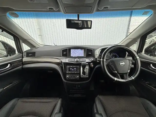 日産 エルグランド 250ハイウェイスターS 滋賀県 2018(平30)年 3.7万km インペリアルアンバーP 純正HDDナビ/(フルセグTV CD DVD Bluetooth)/純正フリップダウンモニター/アラウンドビューモニター/両側パワースライドドア/クルーズコントロール/革巻きステアリング/ステアリングリモコン/ハーフレザーシート/オットマン/プッシュスタート/スマートキー×２/純正フロアマット/電動格納ミラー/ウインカーミラー/ドアバイザー/AW付スタッドレスタイヤ積載