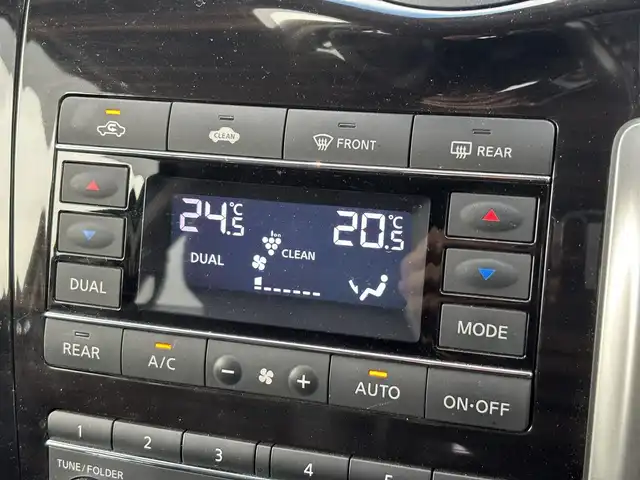 日産 エルグランド 250ハイウェイスターS 滋賀県 2018(平30)年 3.7万km インペリアルアンバーP 純正HDDナビ/(フルセグTV CD DVD Bluetooth)/純正フリップダウンモニター/アラウンドビューモニター/両側パワースライドドア/クルーズコントロール/革巻きステアリング/ステアリングリモコン/ハーフレザーシート/オットマン/プッシュスタート/スマートキー×２/純正フロアマット/電動格納ミラー/ウインカーミラー/ドアバイザー/AW付スタッドレスタイヤ積載