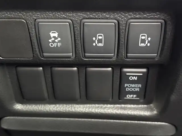 日産 エルグランド 250ハイウェイスターS 滋賀県 2018(平30)年 3.7万km インペリアルアンバーP 純正HDDナビ/(フルセグTV CD DVD Bluetooth)/純正フリップダウンモニター/アラウンドビューモニター/両側パワースライドドア/クルーズコントロール/革巻きステアリング/ステアリングリモコン/ハーフレザーシート/オットマン/プッシュスタート/スマートキー×２/純正フロアマット/電動格納ミラー/ウインカーミラー/ドアバイザー/AW付スタッドレスタイヤ積載