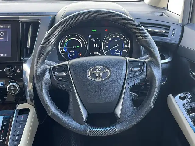 トヨタ アルファードハイブリット X 群馬県 2021(令3)年 5.1万km ホワイトパールクリスタルシャイン トヨタセーフティーセンス/・衝突軽減ブレーキ/・クルーズコントロール/・クリアランスソナー/・オートライト/・オートハイビーム/・レーンキープアシスト/・SOSコール/・横滑り防止/9インチ純正ディスプレイオーディオ/・AM/FM/フルセグTV/・Bluetooth/USB/両側電動スライドドア/バックカメラ/サンルーフ/フリップダウンモニター/LEDヘッドライト/LEDフォグランプ/オートホールド/電動パーキング/ドライブレコーダー/純正ドアバイザー/社外フロアマット/ETC/スマートキー/プッシュスタート