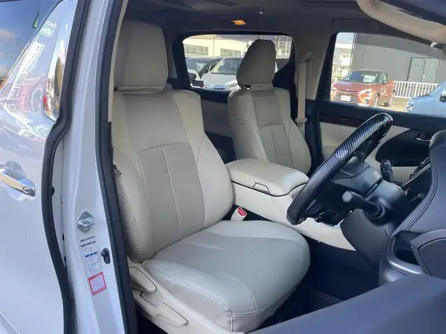 トヨタ アルファードハイブリット X 群馬県 2021(令3)年 5.1万km ホワイトパールクリスタルシャイン トヨタセーフティーセンス/・衝突軽減ブレーキ/・クルーズコントロール/・クリアランスソナー/・オートライト/・オートハイビーム/・レーンキープアシスト/・SOSコール/・横滑り防止/9インチ純正ディスプレイオーディオ/・AM/FM/フルセグTV/・Bluetooth/USB/両側電動スライドドア/バックカメラ/サンルーフ/フリップダウンモニター/LEDヘッドライト/LEDフォグランプ/オートホールド/電動パーキング/ドライブレコーダー/純正ドアバイザー/社外フロアマット/ETC/スマートキー/プッシュスタート