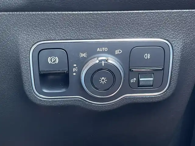 メルセデス・ベンツ Ｍ・ベンツ ＧＬＢ２００ｄ 4マチック AMGライン 東京都 2021(令3)年 2.6万km ポーラホワイト 純正ナビ／ＤＴＶ/３６０°カメラ/ハーフレザー/シートヒーター/パワーシート/前後ドライブレコーダー/ＥＴＣ/ＡＣＣ/ＢＳＭ/レーンキープ/パワーバックドア/４ＷＤ車/７人乗り/レーダーセーフティ