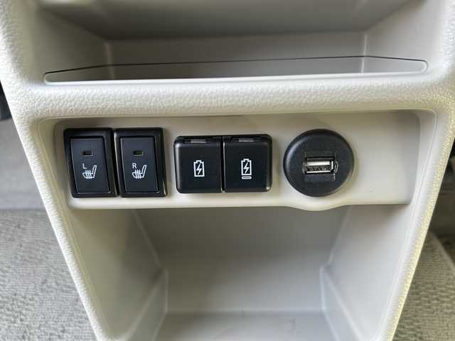 スズキ ラパン X 山口県 2023(令5)年 4.4万km フォーンベージュM 純正ディスプレイオーディオ/Bluetooth/プッシュスタート/アイドリングストップ/コーナーセンサー/シートヒーター/USB端子/ドアバイザー/純正フロアマット/レーンアシスト/横滑り防止装置/盗難防止装置/衝突被害軽減システム/純正アルミホイール