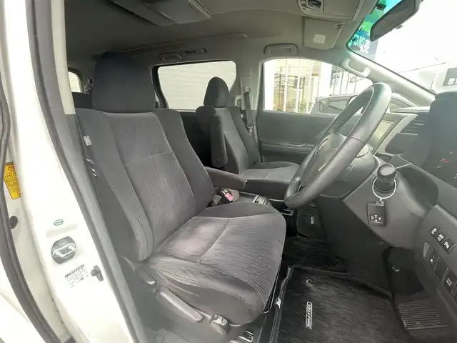 トヨタ ヴェルファイア 2．4Z 熊本県 2012(平24)年 10.6万km ホワイトパールクリスタルシャイン (株)IDOMが運営する【じしゃロン熊本店】の自社ローン専用車両になります/こちらは現金またはオートローンご利用時の価格です。自社ローンご希望の方は別途その旨お申付け下さい./純正ナビ/バックカメラ/ステアリングスイッチ/純正フロアマット/スマートキープッシュスタート/フリップダウンモニター/両側パワースライドドア