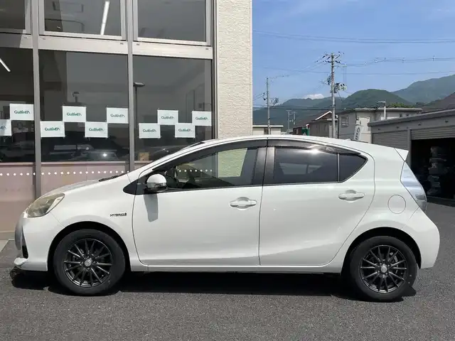 トヨタ アクア S 山形県 2012(平24)年 7.9万km ライムホワイトパールクリスタルシャイン ワンオーナー/純正CD/ETC/キーレスキー/社外15インチアルミ