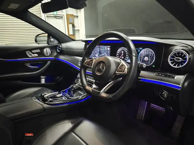 メルセデス・ベンツ Ｅ２２０ｄ アバンギャルド スポーツ 群馬県 2017(平29)年 7.6万km ポーラホワイト サンルーフ/ブルメスターサウンド/エアバランスパッケージ/純正HDDナビ/全方位カメラ/前後ドラレコ/19インチAW/フルセグTV/Bluetooth/レーダーセーフティパッケージ/スマートキー/黒革シート