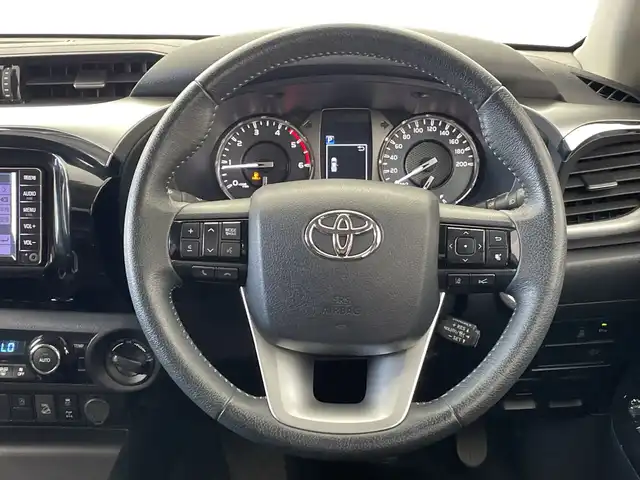 トヨタ ハイラックス Z 新潟県 2020(令2)年 4.5万km アティチュードブラックマイカ プリクラッシュセーフティ/レーダークルーズコントロール/レーンキープアシスト/純正ディーラーＯＰナビ/バックカメラ/ＥＴＣ2.0/オートライト/ＬＥＤヘッドライト/プッシュスタート/社外サスペンション（純正積込み）/社外17インチスタッドレスＡＷ積込み/フロアマット/コーナーセンサー