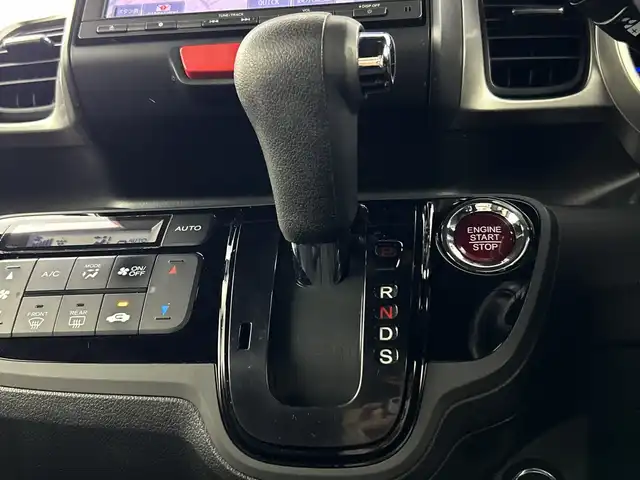 ホンダ Ｎ ＢＯＸ スラッシュ G ターボ Lパッケージ 愛知県 2017(平29)年 6.8万km クリスタルブラックパール 禁煙車/純正7インチナビ/（CD/AM/FM/Bluetooth/ワンセグTV)/バックカメラ/クルーズコントロール/ETC/ドライブレコーダー/スマートキー/スペアキー有/純正フロアマット/パドルシフト/チップアップシート/LEDヘッドライト/横滑り防止装置