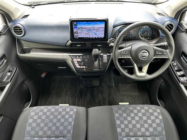 日産 デイズ HWS G ターボ プロパイロットED 滋賀県 2019(令1)年 0.9万km ホワイトパール ガソリン/2WD(FF)/CVT/ワンオーナー/パナソニック10インチフローティングナビ/(AM/FM/CD/DVD/Blu-ray/BT/iPod/USB/SD/フルセグTV）/アラウンドビューモニター/前後ドライブレコーダー/ETC/プロパイロット/コーナーセンサー/衝突軽減ブレーキ/横滑り防止装置/電格ウインカーミラー/電動サイドブレーキ/ブレーキホールド/革巻きステアリング/ステアリングスイッチ/オートライト/LEDヘッドライト/フロントフォグ/フルオートエアコン/プッシュスタート/純正フロアマット/純正ドアバイザー