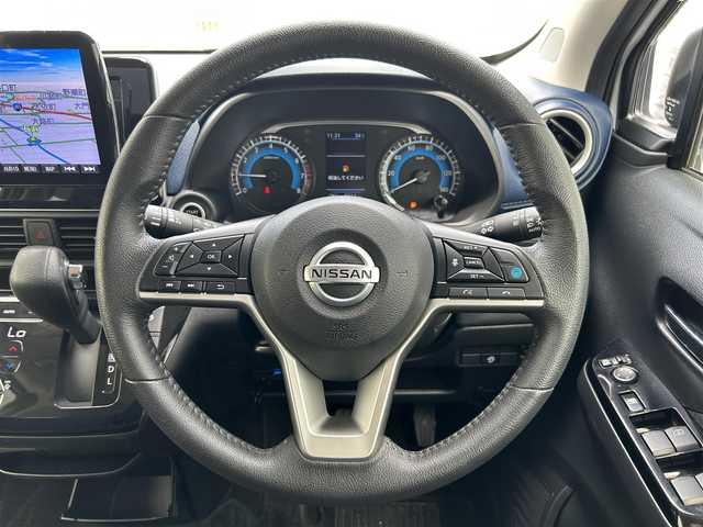 日産 デイズ HWS G ターボ プロパイロットED 滋賀県 2019(令1)年 0.9万km ホワイトパール ガソリン/2WD(FF)/CVT/ワンオーナー/パナソニック10インチフローティングナビ/(AM/FM/CD/DVD/Blu-ray/BT/iPod/USB/SD/フルセグTV）/アラウンドビューモニター/前後ドライブレコーダー/ETC/プロパイロット/コーナーセンサー/衝突軽減ブレーキ/横滑り防止装置/電格ウインカーミラー/電動サイドブレーキ/ブレーキホールド/革巻きステアリング/ステアリングスイッチ/オートライト/LEDヘッドライト/フロントフォグ/フルオートエアコン/プッシュスタート/純正フロアマット/純正ドアバイザー