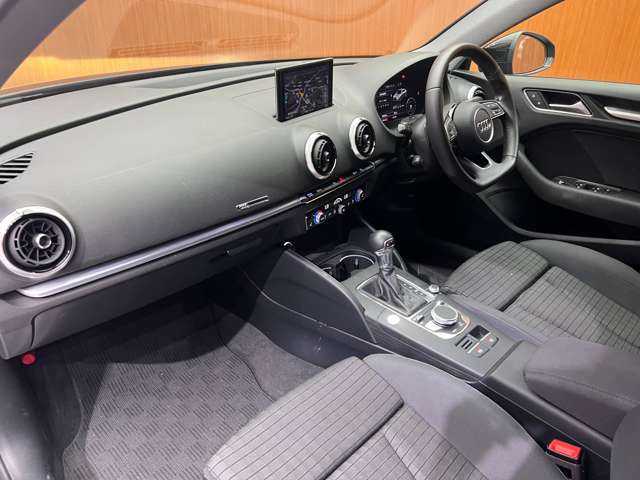アウディ Ａ３ セダン 30TFSI スポーツ 千葉県 2020(令2)年 2万km ミトスブラックメタリック バーチャルコックピット /ACC /シートヒーター /パワーシート /純正ナビ /バックカメラ /コーナーセンサー /オートホールド /ドラレコ /ETC