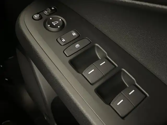 ホンダ ヴェゼル ハイブリッド e:HEV Z 福岡県 2025(令7)年 0.1千km クリスタルブラックパール 登録済み未使用車純正SDナビ（フルセグTV/BT/AppleCarPlay）バックモニターホンダセンシングレーダーククルコンETC2.0電動リアゲートコーナーセンサーシートヒーターパドルシフトBSMオートブレーキホールドLEDヘッドライト