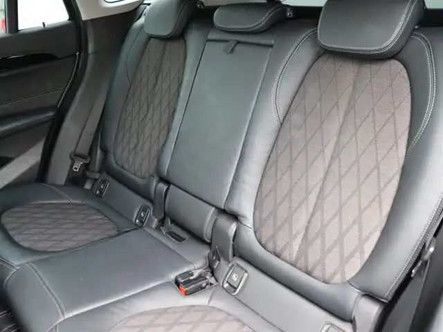 ＢＭＷ Ｘ１ xDrive 18d xライン 宮城県 2018(平30)年 6.7万km プラチナシルバー 純正HDDナビ/ハーフレザーシート/禁煙車/4WD/バックカメラ/アイドリングストップ/ウィンカーミラー/プッシュスタート/パワーバックドア/ETC/LIMスイッチ/インテリジェントセーフティー/パーキングアシスト/フォグランプ/シートヒーター/純正18インチAW/LEDヘッドライト/ルーフレール/ダウンヒルアシスト