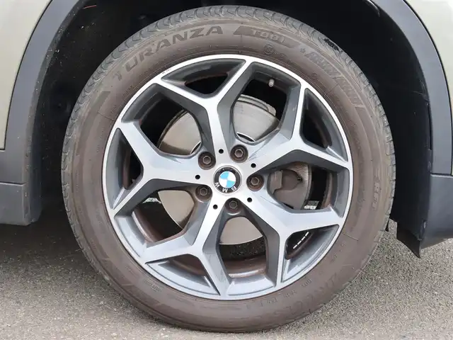 ＢＭＷ Ｘ１ xDrive 18d xライン 宮城県 2018(平30)年 6.7万km プラチナシルバー 純正HDDナビ/ハーフレザーシート/禁煙車/4WD/バックカメラ/アイドリングストップ/ウィンカーミラー/プッシュスタート/パワーバックドア/ETC/LIMスイッチ/インテリジェントセーフティー/パーキングアシスト/フォグランプ/シートヒーター/純正18インチAW/LEDヘッドライト/ルーフレール/ダウンヒルアシスト