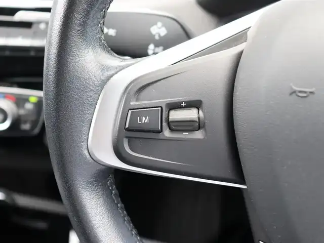 ＢＭＷ Ｘ１ xDrive 18d xライン 宮城県 2018(平30)年 6.7万km プラチナシルバー 純正HDDナビ/ハーフレザーシート/禁煙車/4WD/バックカメラ/アイドリングストップ/ウィンカーミラー/プッシュスタート/パワーバックドア/ETC/LIMスイッチ/インテリジェントセーフティー/パーキングアシスト/フォグランプ/シートヒーター/純正18インチAW/LEDヘッドライト/ルーフレール/ダウンヒルアシスト