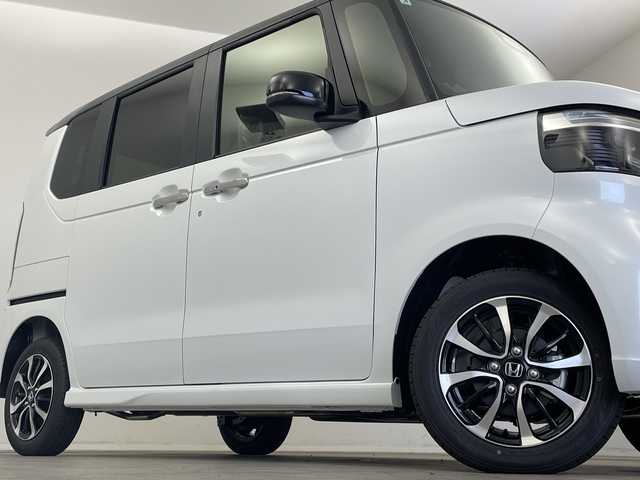 ホンダ Ｎ ＢＯＸ カスタム コーディネートスタイル 新潟県 2025(令7)年 0.1千km パールⅡ 4WD/9インチ純正メモリナビ【LXU-242NBi】/フルセグTV/Bluetooth/AppleCarPlay/AndroidAuto/ホンダセンシング/・衝突被害軽減ブレーキ/・先行車発進お知らせ機能/・歩行者事故低減ステアリング/・路外逸脱抑制機能/・標識認識機能/・渋滞追従機能付アダプティブクルーズコントロール/・車線維持支援システム/・誤発進抑制機能/・後方誤発進抑制機能/・近距離衝突軽減ブレーキ/・急アクセル抑制機能/・パーキングセンサーシステム/・オートハイビーム/両側パワースライドドア/ハーフレザーシート/前席シートヒーター/バックモニター/レザーステアリング/ステアリングスイッチ/禁煙車