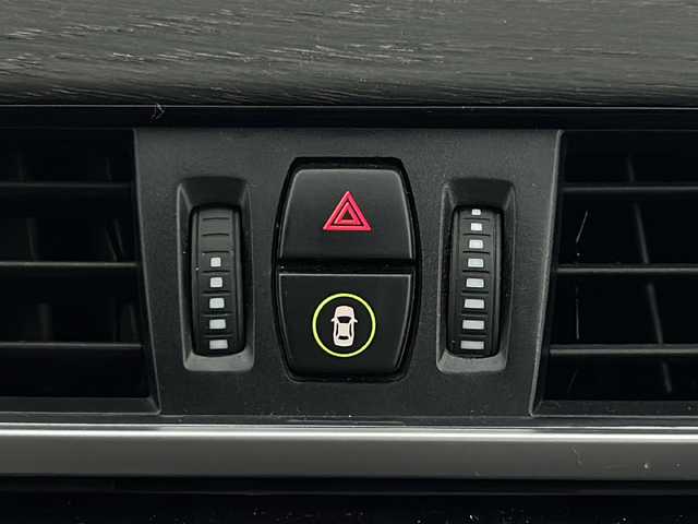 ＢＭＷ Ｘ１ xDrive 18d xライン 茨城県 2021(令3)年 4.6万km パール 純正ナビ　バックカメラ　ＥＴＣ　ドラレコ　ＬＥＤライト　追従クルコン　パワーシート　レザーシート　シートヒーター　衝突被害軽減ブレーキ　横滑り防止装置　純正１８インチアルホイール　コーナーセンサー