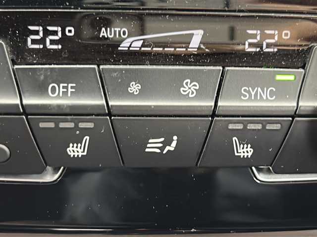 ＢＭＷ Ｘ１ xDrive 18d xライン 茨城県 2021(令3)年 4.6万km パール 純正ナビ　バックカメラ　ＥＴＣ　ドラレコ　ＬＥＤライト　追従クルコン　パワーシート　レザーシート　シートヒーター　衝突被害軽減ブレーキ　横滑り防止装置　純正１８インチアルホイール　コーナーセンサー