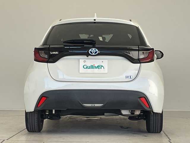 トヨタ ヤリス ハイブリッド X 愛知県 2021(令3)年 5.6万km ホワイトパールクリスタルシャイン 純正ディズプレイオーディオ　ナビ機能なし/レーダークルーズコントロール/バックカメラ/LEDヘッドライト/ETC/衝突軽減システム/Bluetooth/純正フロアマット/横滑り防止装置/オートエアコン/オートライト/ステアリングスイッチ