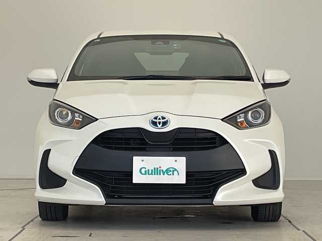 トヨタ ヤリス ハイブリッド X 愛知県 2021(令3)年 5.6万km ホワイトパールクリスタルシャイン 純正ディズプレイオーディオ　ナビ機能なし/レーダークルーズコントロール/バックカメラ/LEDヘッドライト/ETC/衝突軽減システム/Bluetooth/純正フロアマット/横滑り防止装置/オートエアコン/オートライト/ステアリングスイッチ