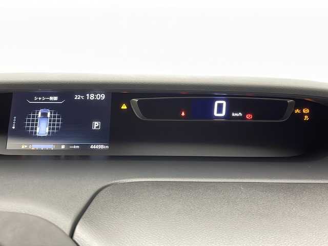 日産 セレナ ハイウェイスター Vセレクション 宮崎県 2018(平30)年 4.5万km ブリリアントホワイトパール プロパイロット/エマ―ジェンシーブレーキ/LDW（車線逸脱警報）/LDP（車線逸脱防止支援）/標識検知/クリアランスソナー/オートマチックハイビーム/ふらつき警報/インテリジェントルームミラー/インテリジェントパーキングアシスト/純正9インチSDナビ/フルセグTV/CD/DVD/Bluetooth/Blu-ray/アラウンドビューモニター/純正後席フリップダウンモニター/両側パワースライドドア/ハンズフリーオートスライドドア/LEDヘッドライト/ビルトインETC/純正16インチAW/アイドリングストップ/純正ナビ一体型ドライブレコーダー/スマートキー×2/保証書/取扱説明書/ナビ取扱説明書