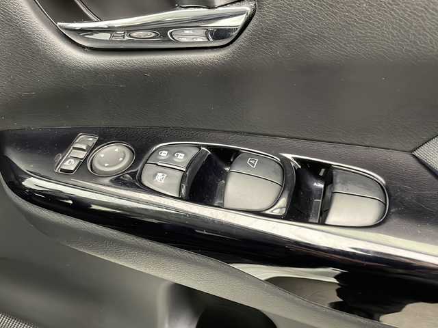 日産 セレナ ハイウェイスター Vセレクション 宮崎県 2018(平30)年 4.5万km ブリリアントホワイトパール プロパイロット/エマ―ジェンシーブレーキ/LDW（車線逸脱警報）/LDP（車線逸脱防止支援）/標識検知/クリアランスソナー/オートマチックハイビーム/ふらつき警報/インテリジェントルームミラー/インテリジェントパーキングアシスト/純正9インチSDナビ/フルセグTV/CD/DVD/Bluetooth/Blu-ray/アラウンドビューモニター/純正後席フリップダウンモニター/両側パワースライドドア/ハンズフリーオートスライドドア/LEDヘッドライト/ビルトインETC/純正16インチAW/アイドリングストップ/純正ナビ一体型ドライブレコーダー/スマートキー×2/保証書/取扱説明書/ナビ取扱説明書