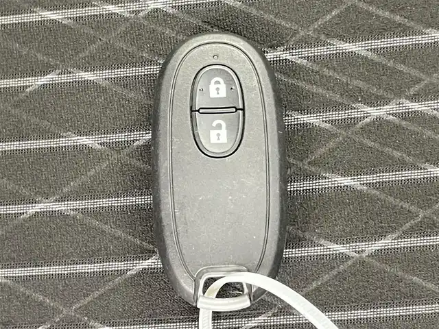 スズキ アルト ワークス 千葉県 2019(令1)年 1.4万km ブリスクブルーM 禁煙車/5MT/社外7インチナビ/・AVIC-RZ99/・フルセグTV/BT/CD/DVD/MSV/バックカメラ/HIDヘッドライト/オートライト/柿本マフラー/純正15インチアルミホイール/スマートキー/スペアキー