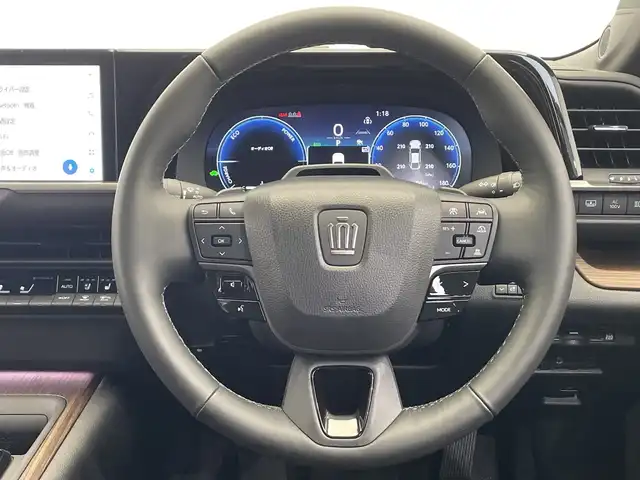 トヨタ クラウン Z 栃木県 2024(令6)年 0.4万km プレシャスホワイトパール 純正ナビ/(フルセグTV・Bluetooth・USB・HDMI)/ガラスルーフ/全方位カメラ/トヨタセーフティセンス/ ・衝突軽減システム/ ・レーンキープアシスト/ ・オートクルーズコントロール/ ・オートハイビーム/前後コーナーセンサー/ブラインドスポットモニター/ヘッドアップディスプレイ/本革シート/ステアリングヒーター/全席シートヒーター・シートクーラー/前席パワーシート(メモリ機能)/電動リアゲート/置くだけ充電/前後ドライブレコーダー/パドルシフト/純正アルミホイール/純正フロアマット/パーキングアシスト/ドアバイザー