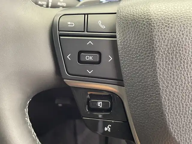 トヨタ クラウン Z 栃木県 2024(令6)年 0.4万km プレシャスホワイトパール 純正ナビ/(フルセグTV・Bluetooth・USB・HDMI)/ガラスルーフ/全方位カメラ/トヨタセーフティセンス/ ・衝突軽減システム/ ・レーンキープアシスト/ ・オートクルーズコントロール/ ・オートハイビーム/前後コーナーセンサー/ブラインドスポットモニター/ヘッドアップディスプレイ/本革シート/ステアリングヒーター/全席シートヒーター・シートクーラー/前席パワーシート(メモリ機能)/電動リアゲート/置くだけ充電/前後ドライブレコーダー/パドルシフト/純正アルミホイール/純正フロアマット/パーキングアシスト/ドアバイザー