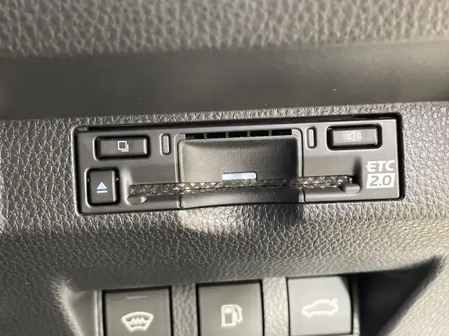 トヨタ クラウン Z 栃木県 2024(令6)年 0.4万km プレシャスホワイトパール 純正ナビ/(フルセグTV・Bluetooth・USB・HDMI)/ガラスルーフ/全方位カメラ/トヨタセーフティセンス/ ・衝突軽減システム/ ・レーンキープアシスト/ ・オートクルーズコントロール/ ・オートハイビーム/前後コーナーセンサー/ブラインドスポットモニター/ヘッドアップディスプレイ/本革シート/ステアリングヒーター/全席シートヒーター・シートクーラー/前席パワーシート(メモリ機能)/電動リアゲート/置くだけ充電/前後ドライブレコーダー/パドルシフト/純正アルミホイール/純正フロアマット/パーキングアシスト/ドアバイザー