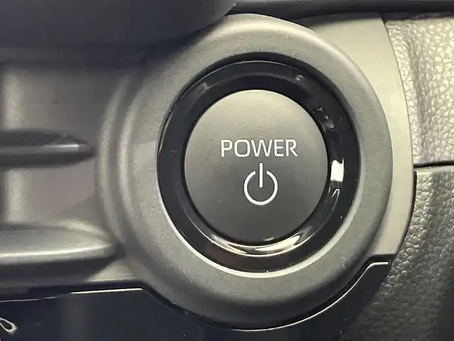 トヨタ クラウン Z 栃木県 2024(令6)年 0.4万km プレシャスホワイトパール 純正ナビ/(フルセグTV・Bluetooth・USB・HDMI)/ガラスルーフ/全方位カメラ/トヨタセーフティセンス/ ・衝突軽減システム/ ・レーンキープアシスト/ ・オートクルーズコントロール/ ・オートハイビーム/前後コーナーセンサー/ブラインドスポットモニター/ヘッドアップディスプレイ/本革シート/ステアリングヒーター/全席シートヒーター・シートクーラー/前席パワーシート(メモリ機能)/電動リアゲート/置くだけ充電/前後ドライブレコーダー/パドルシフト/純正アルミホイール/純正フロアマット/パーキングアシスト/ドアバイザー