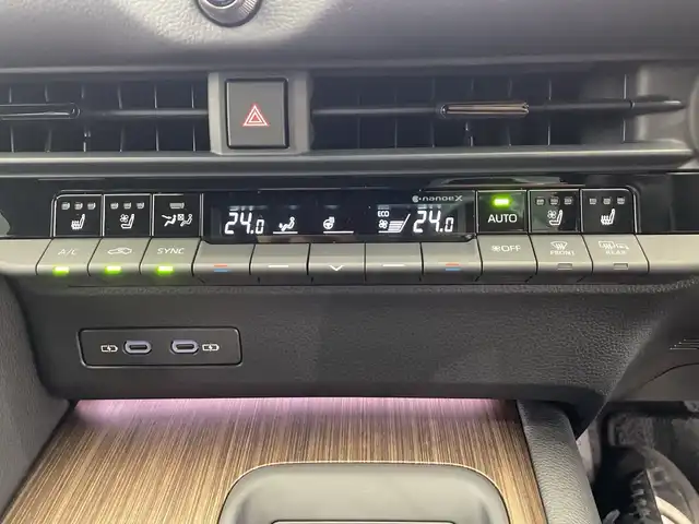 トヨタ クラウン Z 栃木県 2024(令6)年 0.4万km プレシャスホワイトパール 純正ナビ/(フルセグTV・Bluetooth・USB・HDMI)/ガラスルーフ/全方位カメラ/トヨタセーフティセンス/ ・衝突軽減システム/ ・レーンキープアシスト/ ・オートクルーズコントロール/ ・オートハイビーム/前後コーナーセンサー/ブラインドスポットモニター/ヘッドアップディスプレイ/本革シート/ステアリングヒーター/全席シートヒーター・シートクーラー/前席パワーシート(メモリ機能)/電動リアゲート/置くだけ充電/前後ドライブレコーダー/パドルシフト/純正アルミホイール/純正フロアマット/パーキングアシスト/ドアバイザー