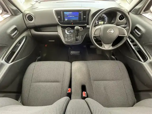 日産 デイズ ルークス X Vセレクション 滋賀県 2017(平29)年 7.2万km ホワイトパール 社外ナビ/（AM/FM/CD/DVD/SD/Bluetooth/USB/フルセグTV）/横滑り防止/アイドリングストップ/電格ミラー/ドライブレコーダー前（SD無し）/ETC/衝突軽減ブレーキ/純正アルミホイール/純正フロアマット/プッシュスタート/保証書/取扱説明書/スペアキー×１