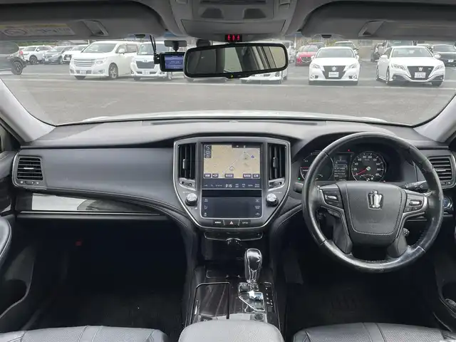 トヨタ クラウン ハイブリッド アスリートS 熊本県 2016(平28)年 7.4万km ホワイトパールクリスタルシャイン ・純正SDナビ/AM/FM/Bluetooth/CD/SD/USB/フルセグTV/・クルーズコントロール/・バックカメラ/・前後ドライブレコーダー/・SPORT・NORMAL・ECO・SNOWモード/・EVモード/・D/N席パワーシート/・シートヒーター/・シートエアコン/・電動格納ウィンカーミラー/・ハンドルヒーター/・ステアリングスイッチ/・革巻きステアリング/・ETC/・オートライト/・LEDヘッドライト/・ドアバイザー/・純正アルミホイール/・純正フロアマット/・プッシュスタート/・スマートキー