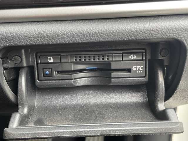 トヨタ クラウン ハイブリッド アスリートS 熊本県 2016(平28)年 7.4万km ホワイトパールクリスタルシャイン ・純正SDナビ/AM/FM/Bluetooth/CD/SD/USB/フルセグTV/・クルーズコントロール/・バックカメラ/・前後ドライブレコーダー/・SPORT・NORMAL・ECO・SNOWモード/・EVモード/・D/N席パワーシート/・シートヒーター/・シートエアコン/・電動格納ウィンカーミラー/・ハンドルヒーター/・ステアリングスイッチ/・革巻きステアリング/・ETC/・オートライト/・LEDヘッドライト/・ドアバイザー/・純正アルミホイール/・純正フロアマット/・プッシュスタート/・スマートキー